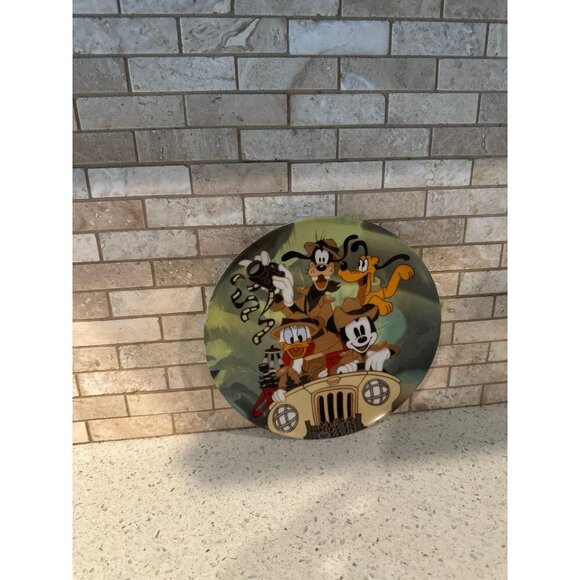 Disney Plate (Safari Seen )Mickey Pluto Goofy And Donald - Picture 1 of 2